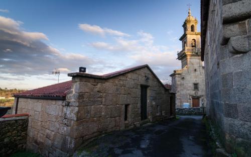 Fachada y campanario de la Iglesia de San Miguel
